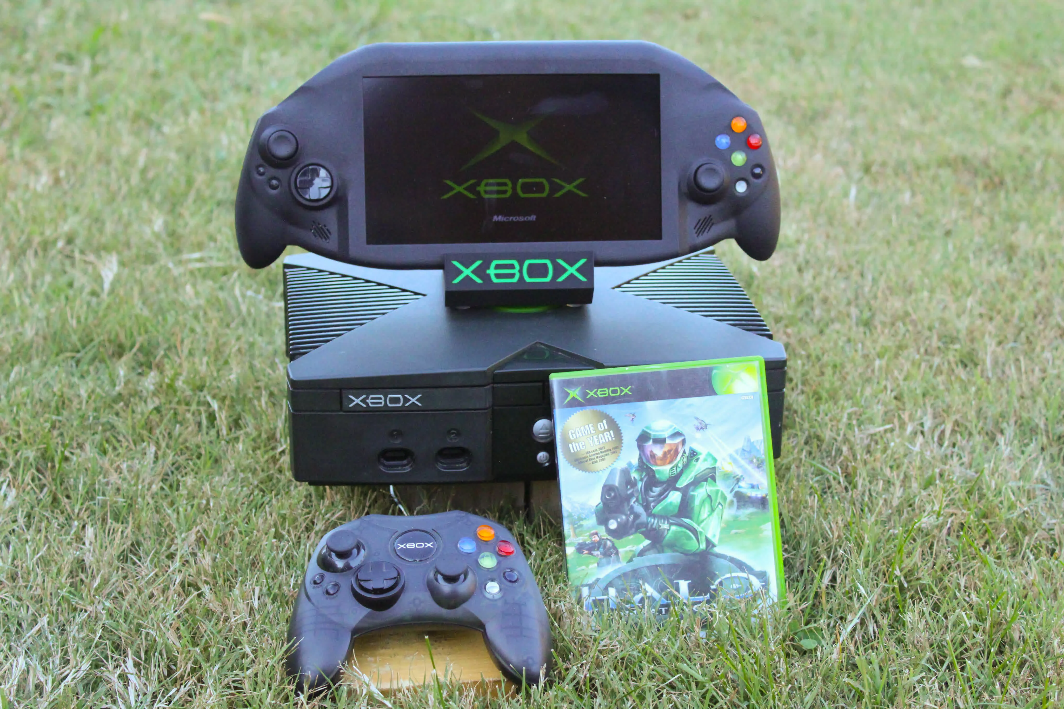 The first-ever portable Xbox is here, thanks to one very dedicated modder