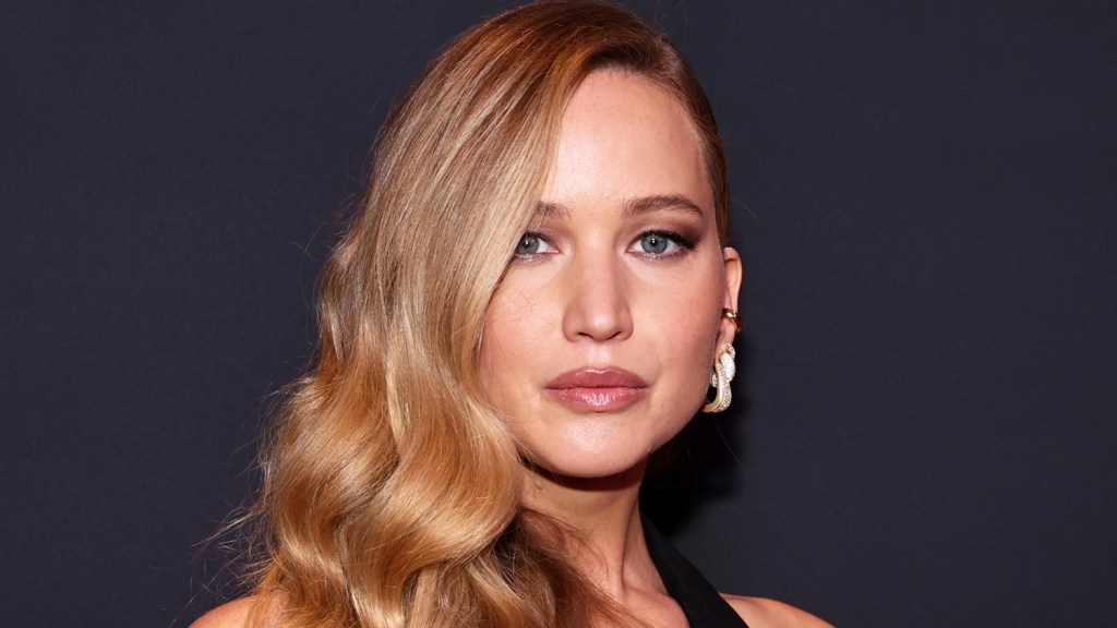 Jennifer Lawrence Murder Mystery Package ‘The Wives’ Lands At Apple; A24 To Co-Produce