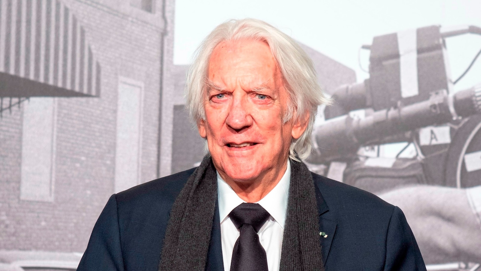 Donald Sutherland, veteran actor and father of Kiefer Sutherland, dead at 88