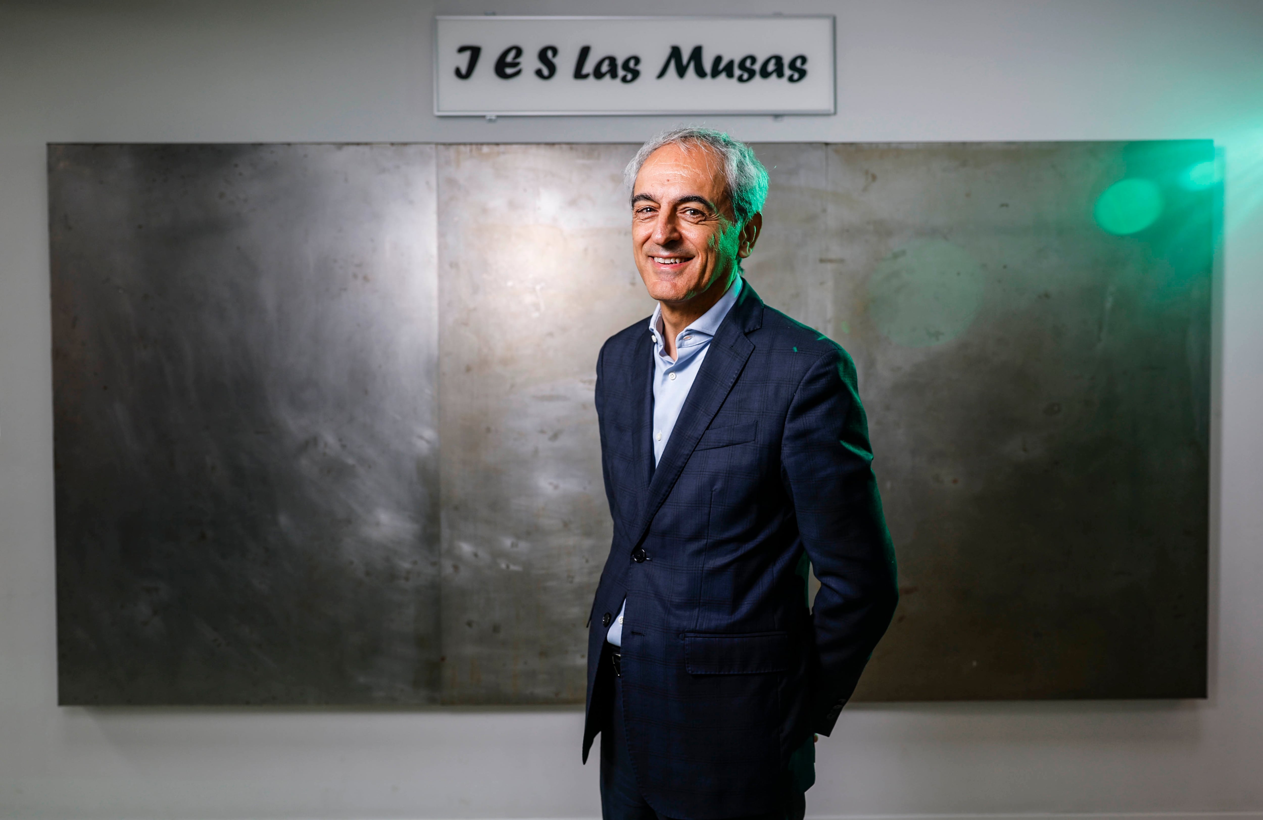 El profesor que convirtió un instituto de barrio de Madrid en centro de excelencia