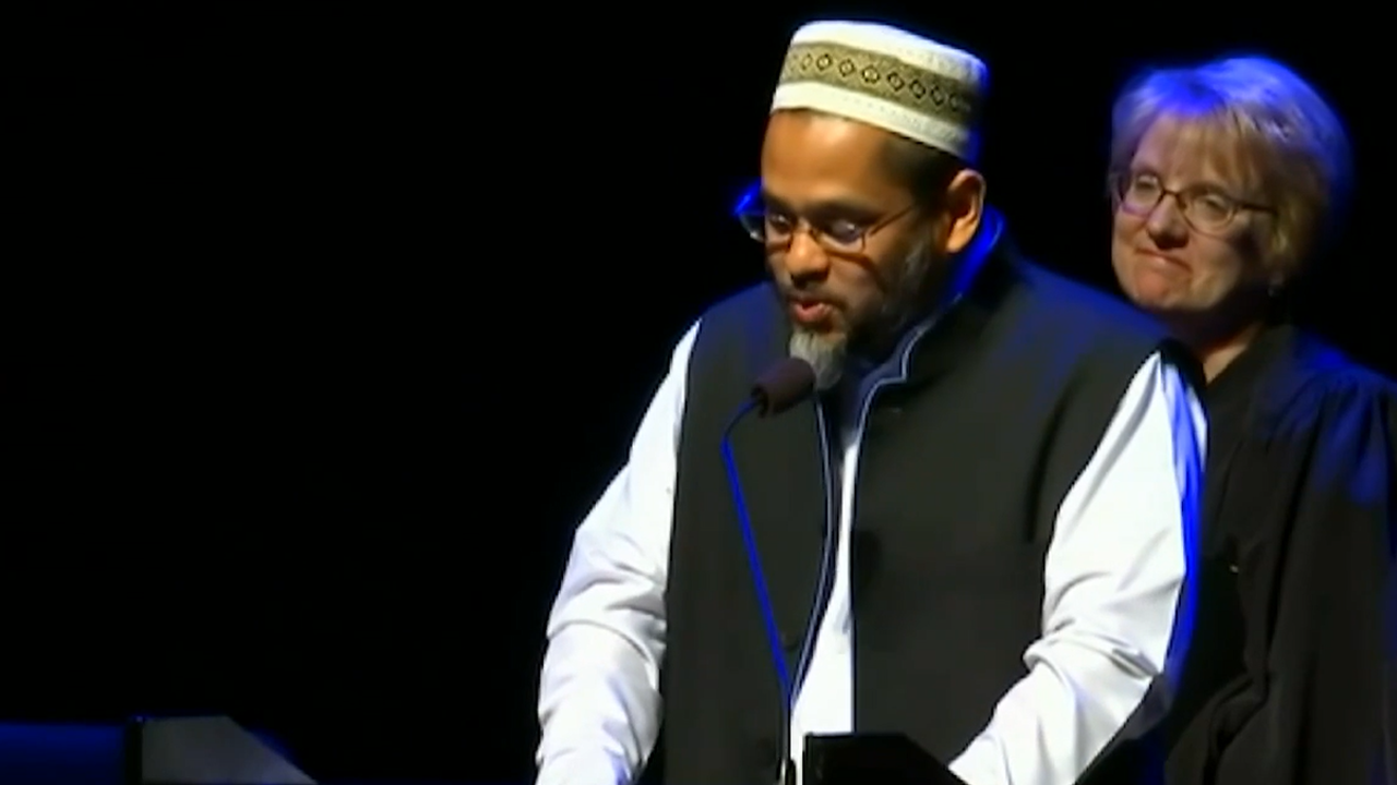 Muslim cleric who praised Adolf Hitler, Hamas spoke at Harris running mate Tim Walz’s 2019 inauguration