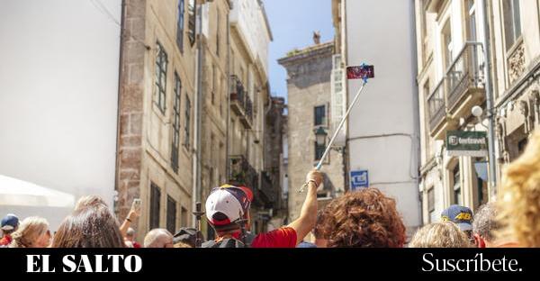 El PSOE tumba la ordenanza de Santiago de Compostela para ilegalizar 600 pisos turísticos