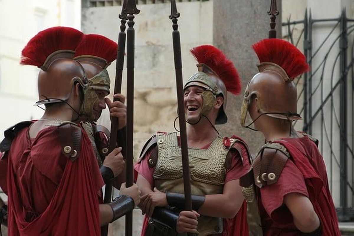 romans laughing 