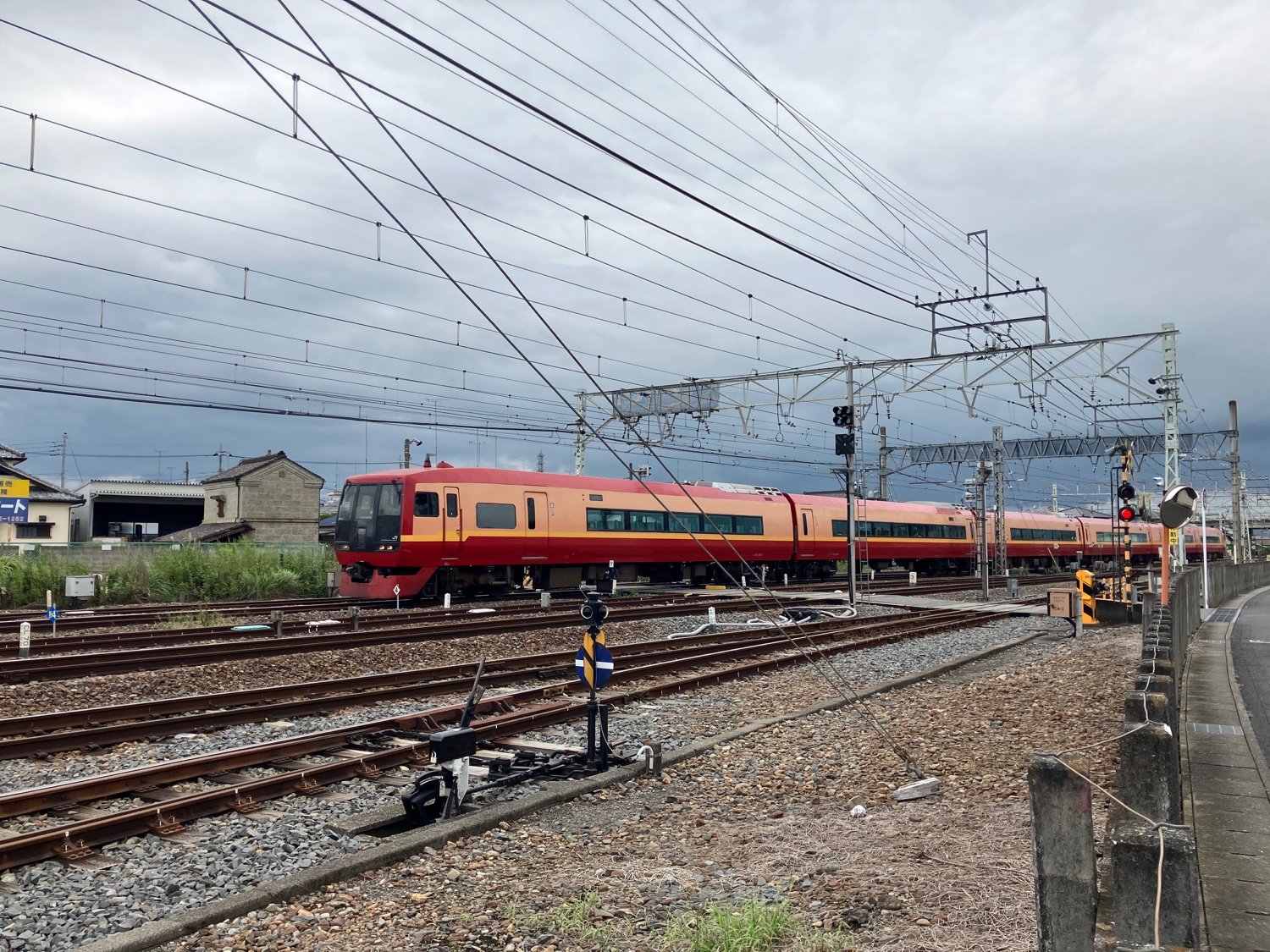 OM-N02 speeding towards Tokyo, just outside of Shin-Tochigi Station.