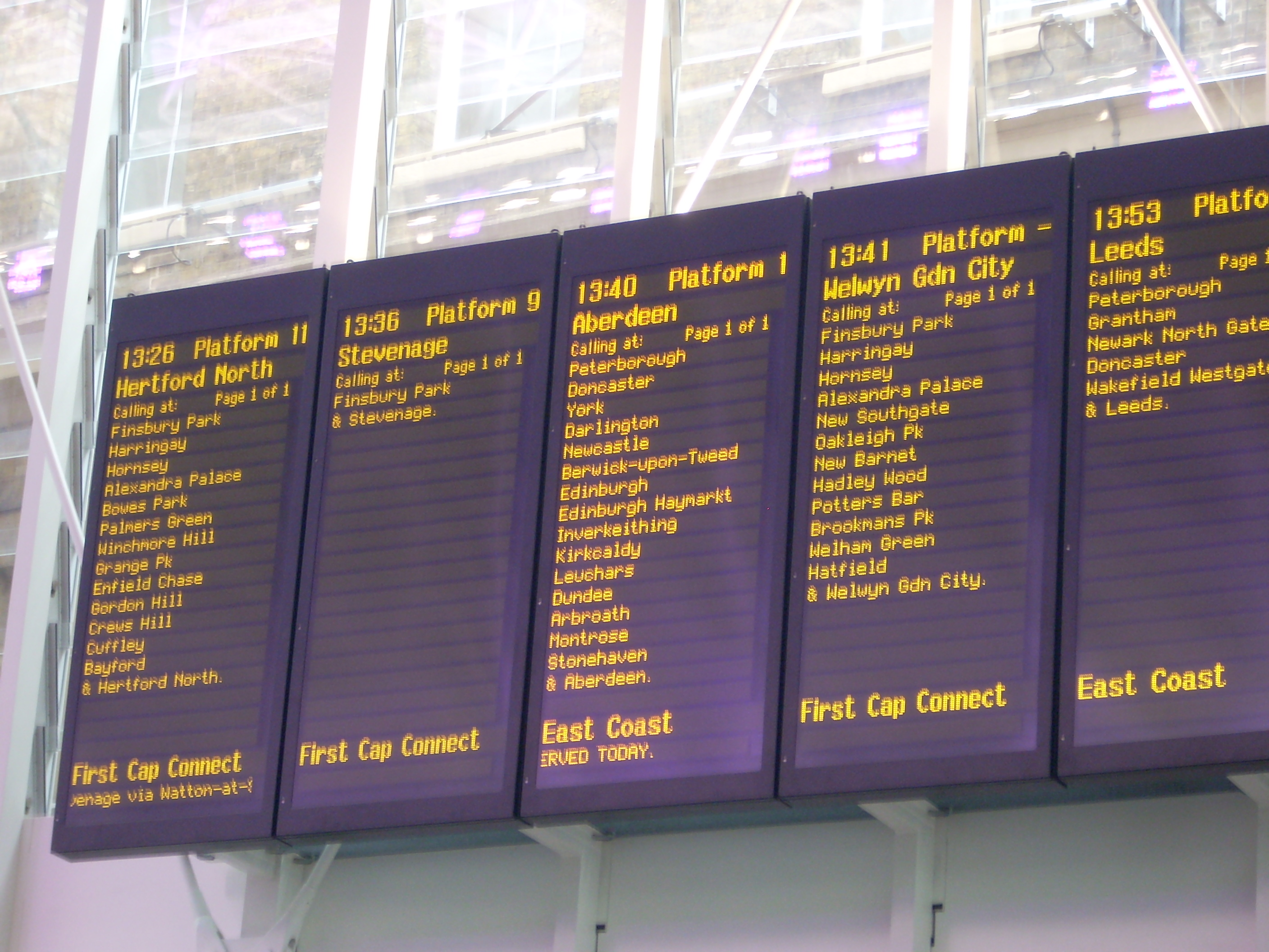 Image of a UK departurees board