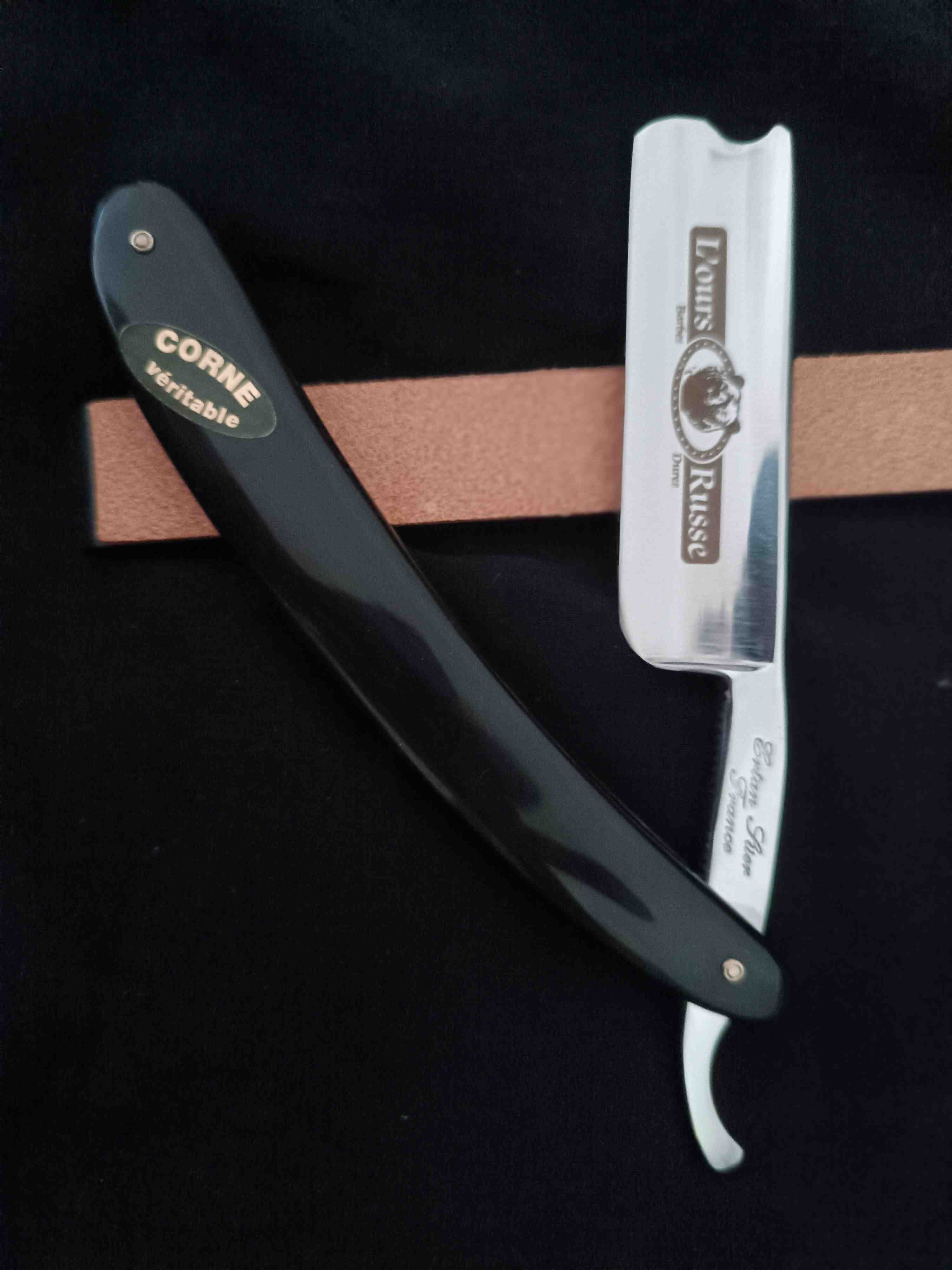 Photo of Ertan Süer straight razor